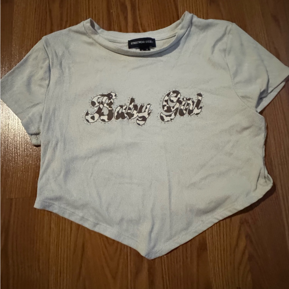 Streetwear Society Cow Print Baby Girl Cropped V Graphic Tee Size XL‎ Western
